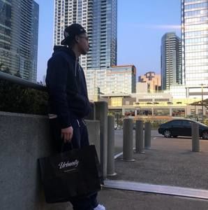 Meet your Posher, Leo